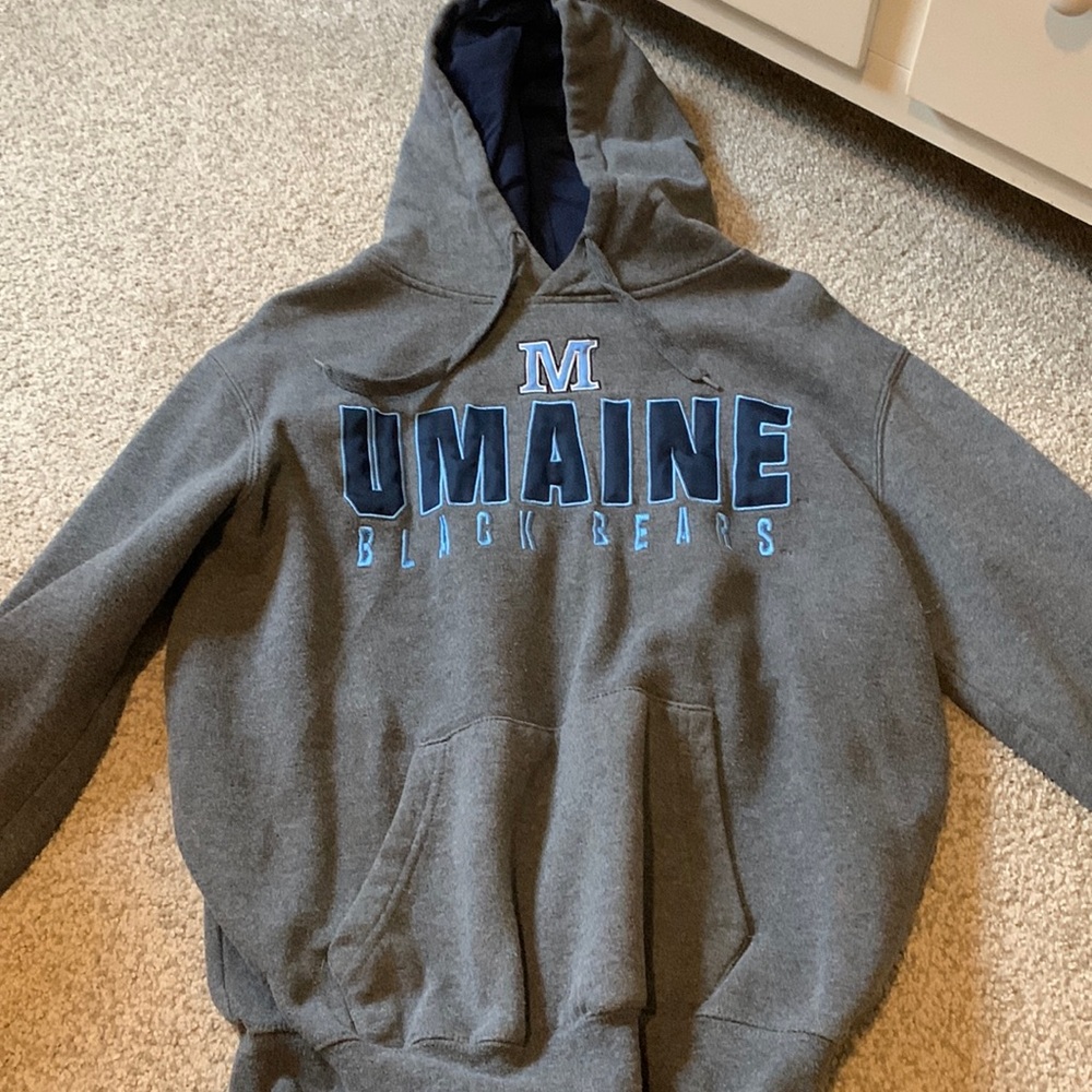 Umaine Blackbears sweatshirt